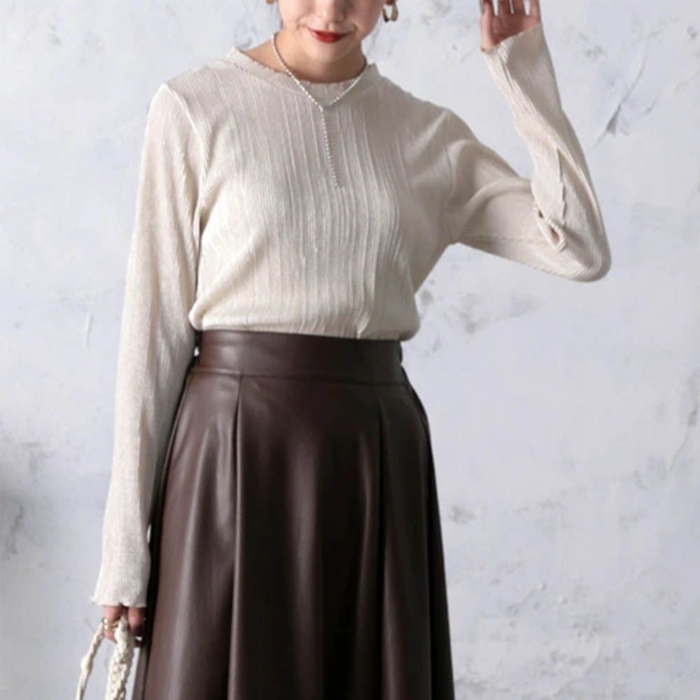 圓領細坑條光澤感薄長袖上衣-象牙白