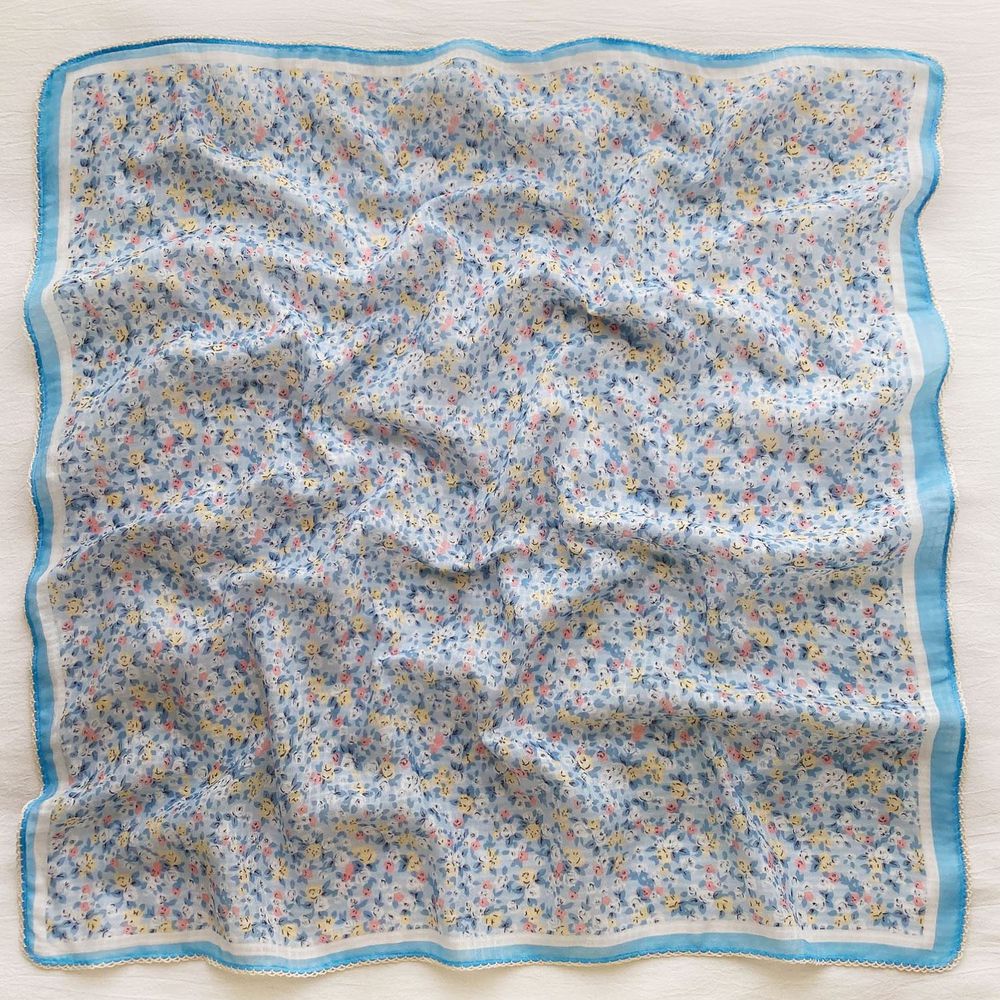 法式棉麻披肩方巾-玫瑰花-淺藍色 (90x90cm)