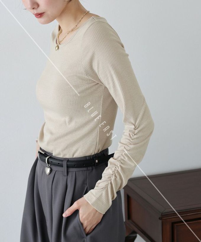 日本 BLUE EAST - 個性皺褶顯瘦U領合身長袖上衣-粉