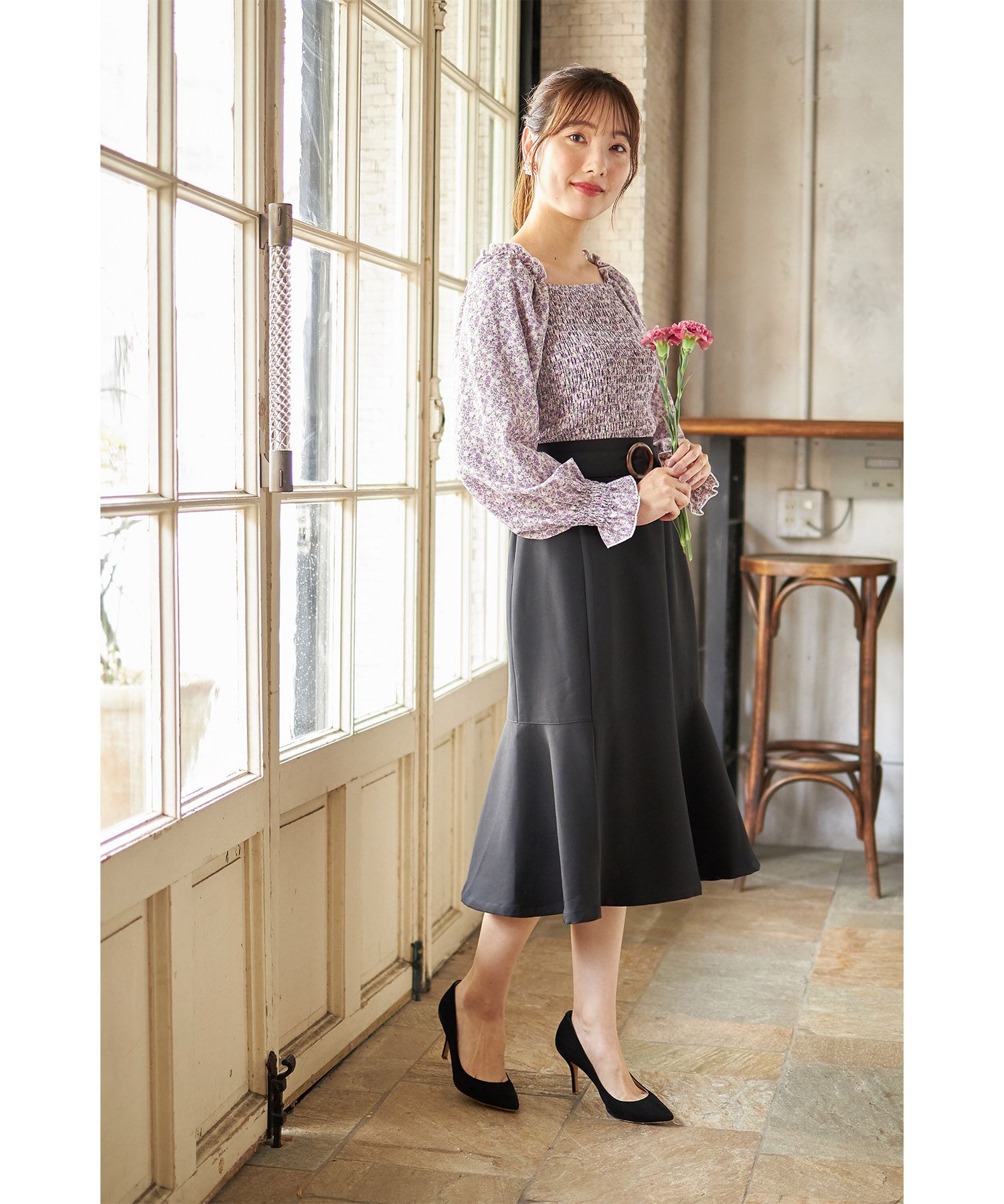 日本 tocco-closet - 歐風碎花方領雪紡上衣-知性黑