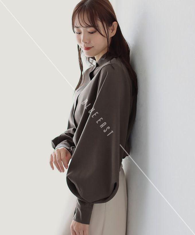 日本 BLUE EAST - 知性小立領澎澎氣球袖襯衫-水藍