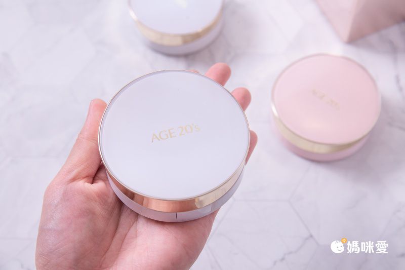 打造無瑕光澤肌！韓國 Age 20's 爆水粉餅