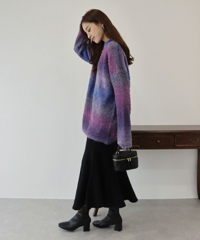 日本 BLUE EAST - 柔軟的夢漸層圓領毛衣-海洋藍