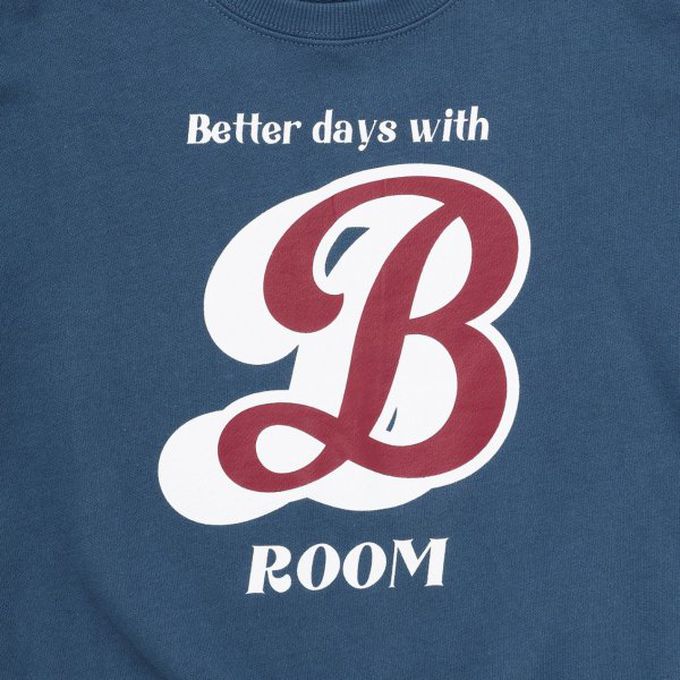 日本 b-ROOM - 100%棉 美式印花縮口大學長袖上衣-深藍