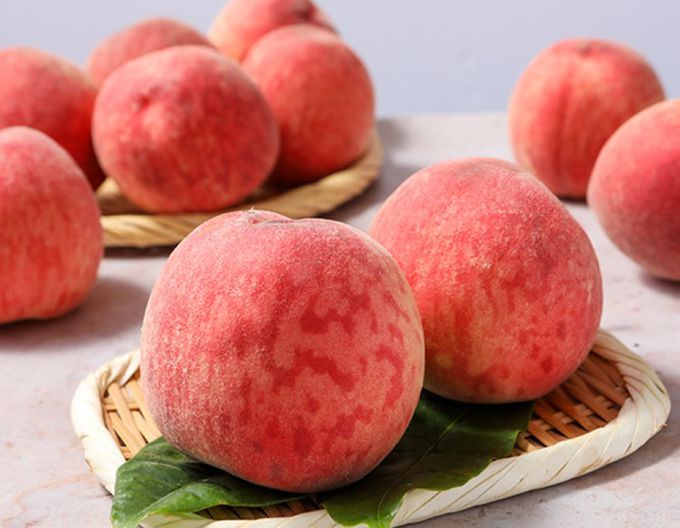 愛品鮮 - 台灣鮮採水蜜桃1箱(6入裝/1公斤±10%/箱)