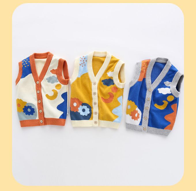 好搭V領鈕釦針織背心-花園星空-米杏色