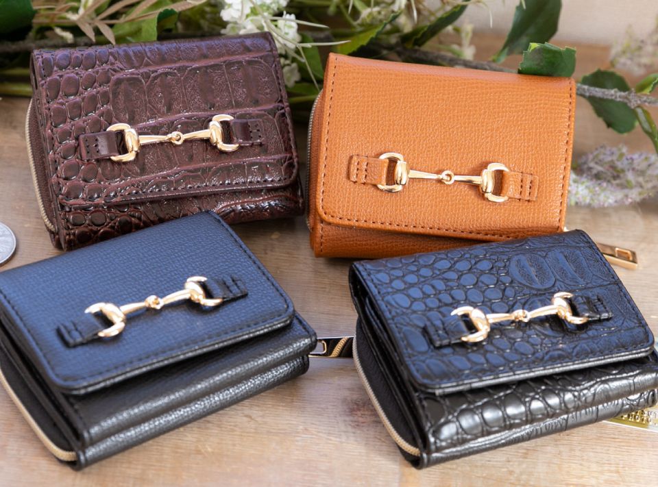 日本 ALTROSE - H型金屬釦短皮夾-焦糖棕 (10.5x8.5x4cm)