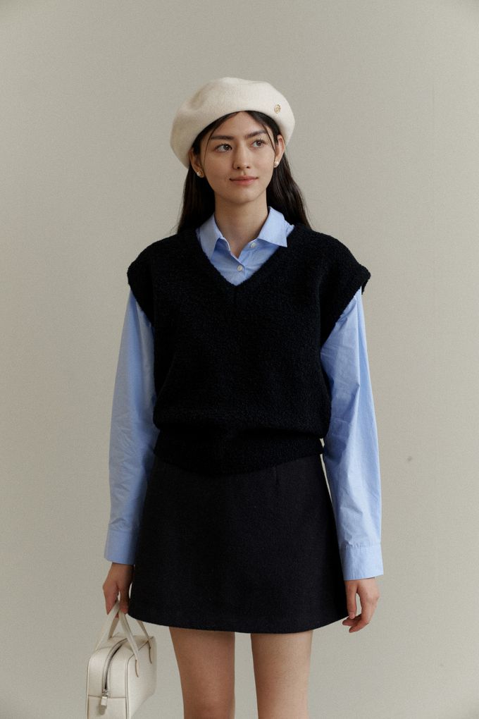 韓國女裝連線 - 極簡V領羊毛背心上衣-黑 (FREE)