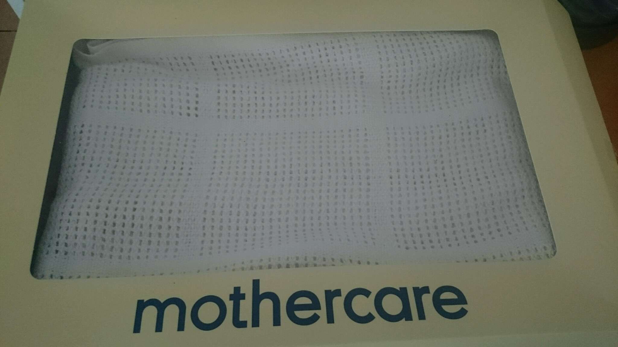 mothercare淺米色洞洞毯（120*150公分）