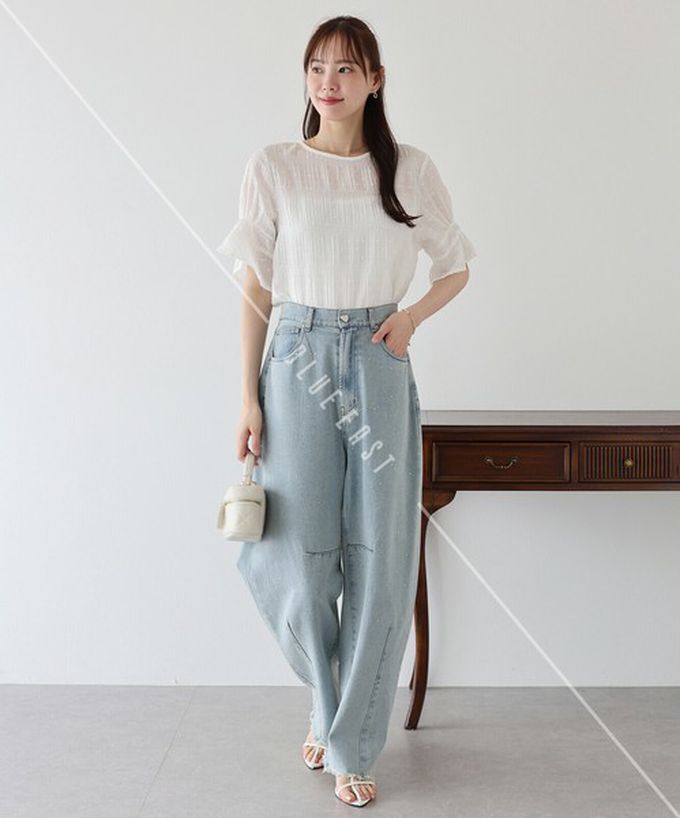 日本 BLUE EAST - 細緻圓點緹花透膚短袖上衣-卡其