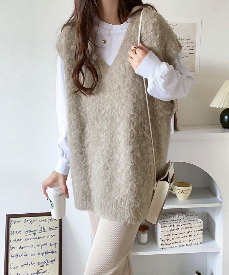 日本 Classical Elf - V領輕量柔軟毛絨穿搭背心-灰棕