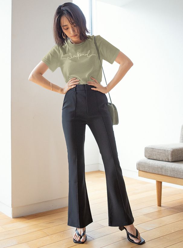 日本 GRL - 質感百搭草寫英文短T-莫蘭迪綠