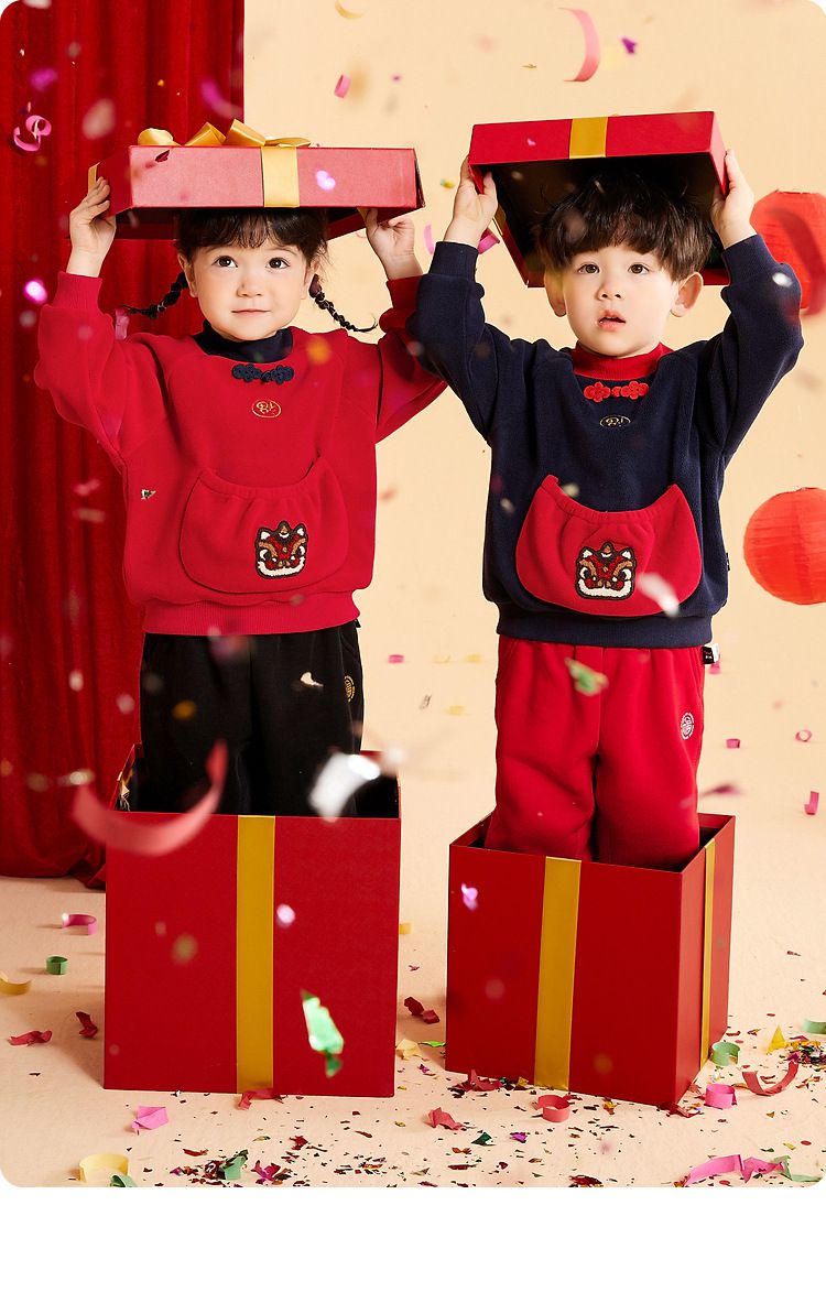 加絨喜氣洋洋半高領長袖上衣-年獸小口袋-紅色