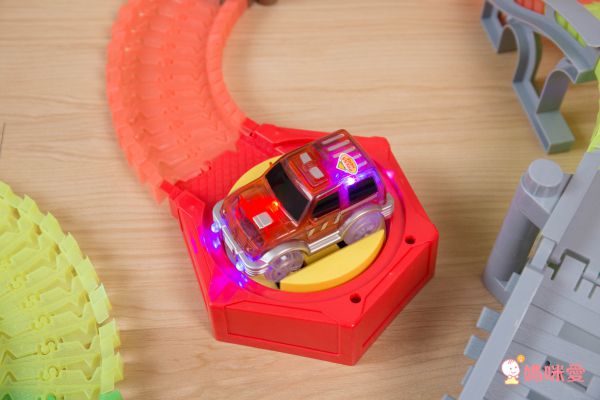 BQOCH - 【兒童益智玩具】電動夜光軌道車 交叉道路過山洞款 (151pcs)