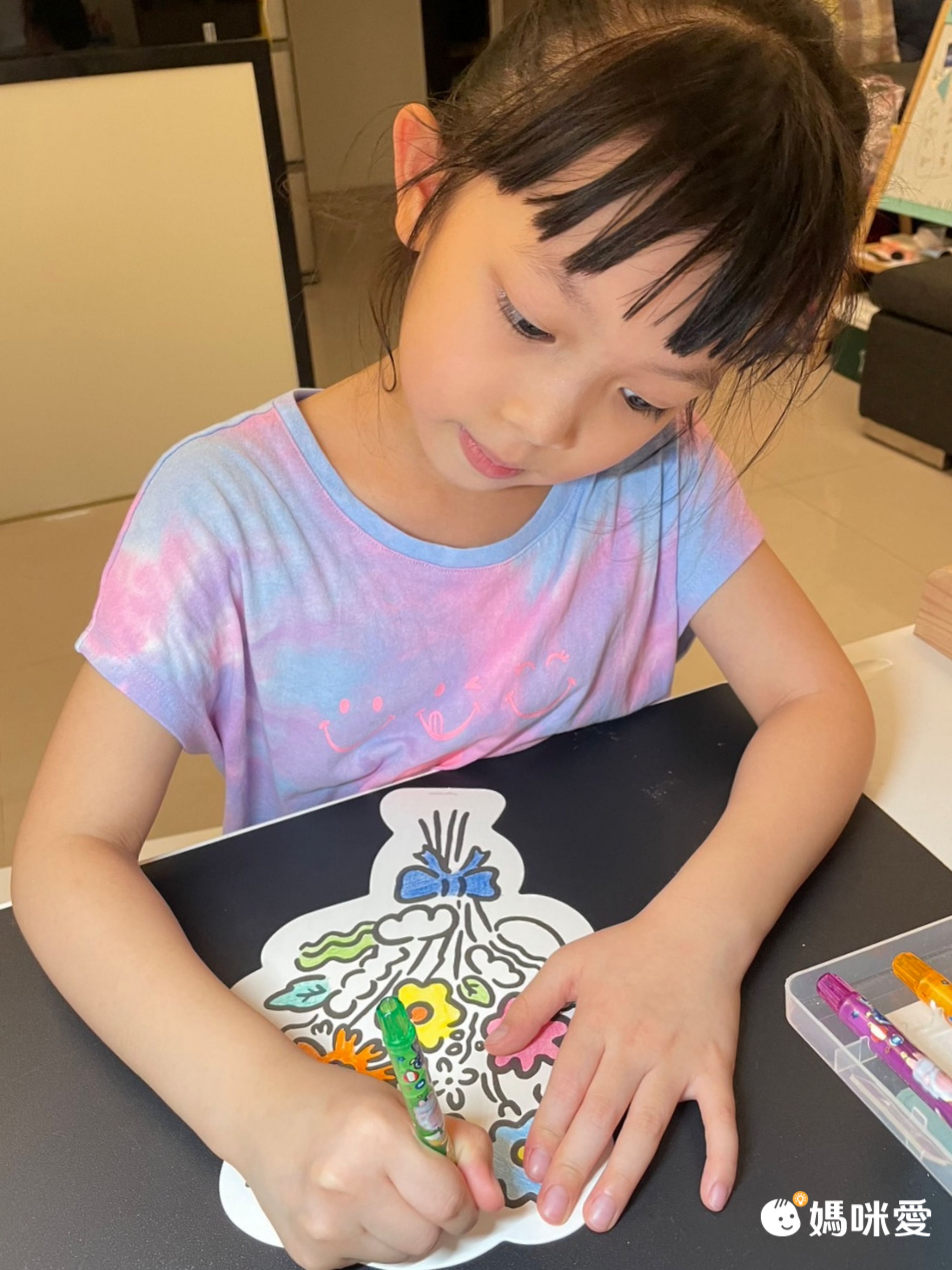 韓國 Finger garden - 專利美型手握式兒童蠟筆8色禮物組-(蠟筆顏色隨機)-蠟筆1盒+感謝卡(花束/小鳥各1)