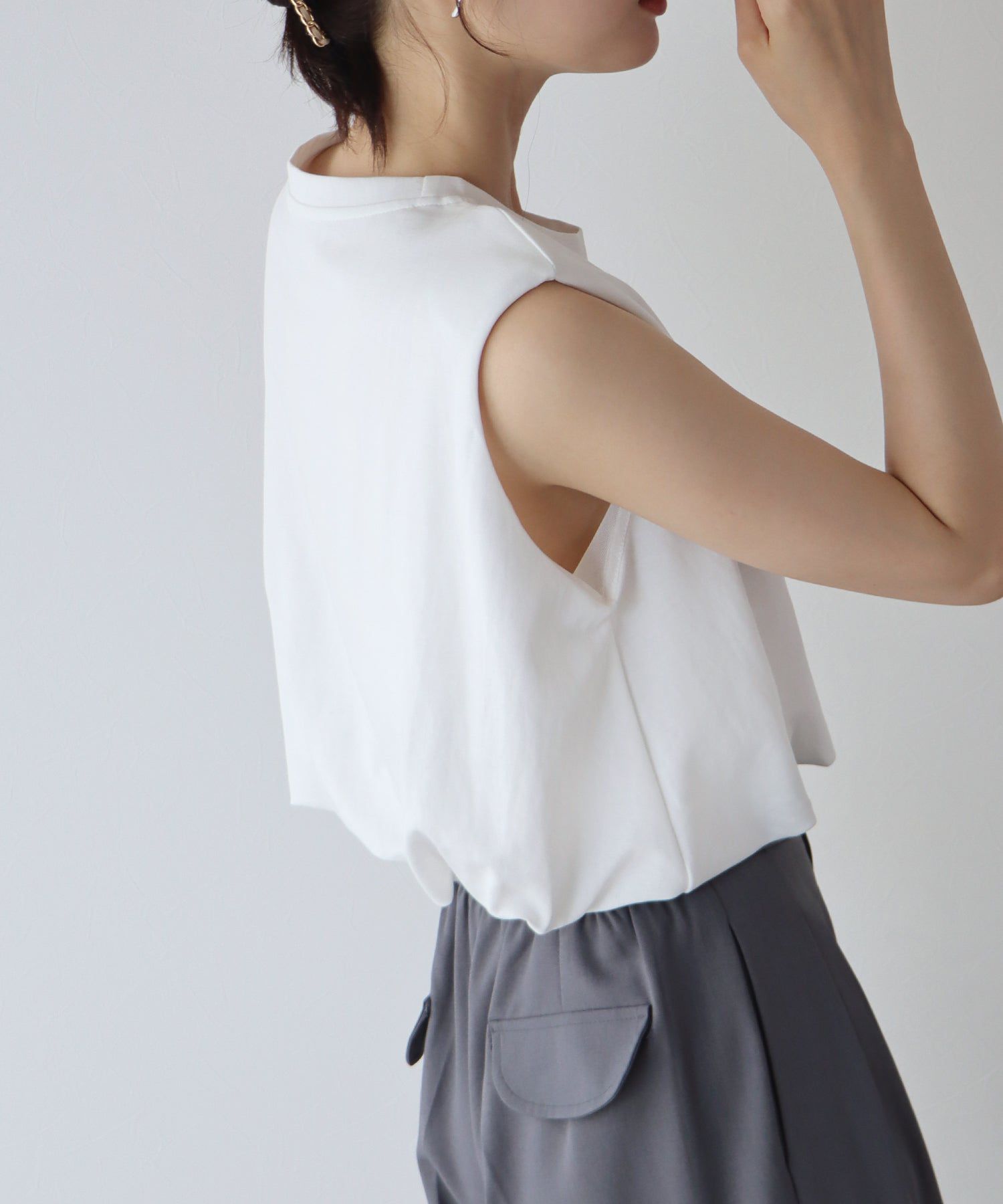 日本 BLUE EAST - 棉混法式簡約無袖上衣-白