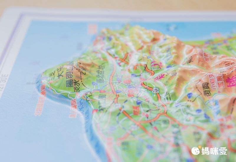 台灣百岳地形圖-立體圖 (54.5 x 39.3 cm)