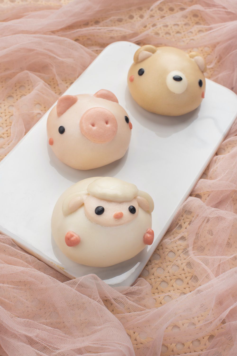 老甜媽手工饅頭 - 限量組-饅宇宙可愛造型饅頭8入-360g+馬卡龍一口小饅頭-400g+熊咩咩豬肉包-(小羊/小豬/小熊)隨機8顆-560g