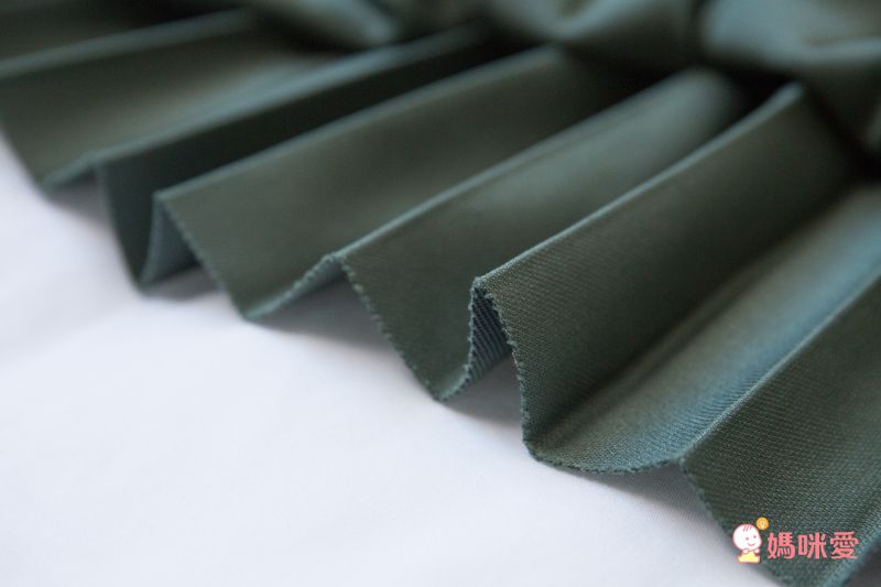 日本 GRL - 明星聯名款 微光澤柔軟垂墜百褶長裙-焦糖棕 (Free)