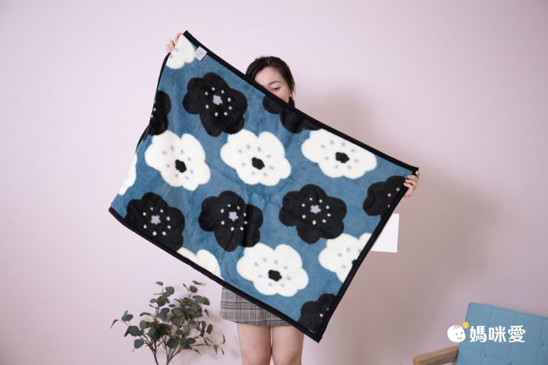 日本代購 - 【SOU·SOU】日本製質感保暖毛毯-黑白花 (70x100cm)