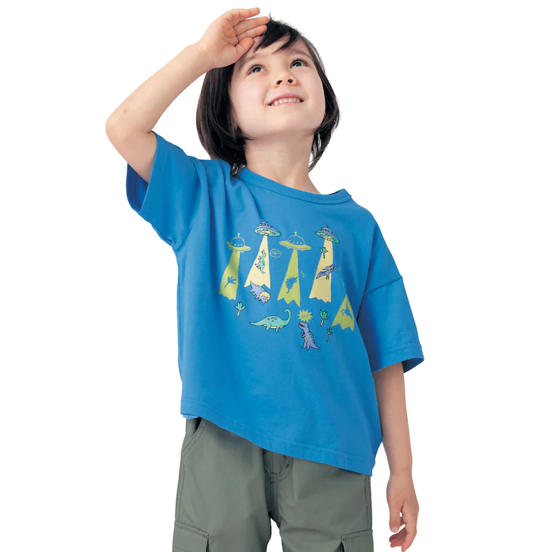 日本千趣會 - GITA 天竺棉短T(蓄光變色)-外星UFO與恐龍-水藍