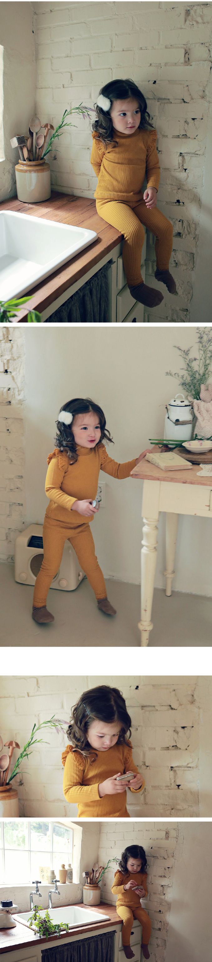 韓國 Puellaflo - 蕾絲布翅膀點綴彈性上衣-芥末黃