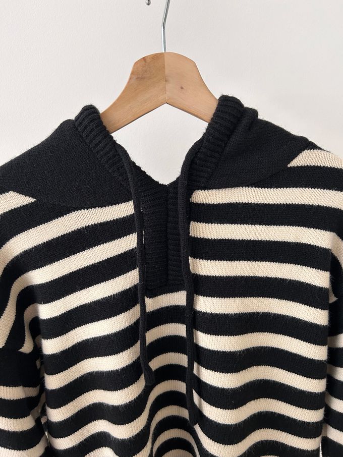 韓國女裝連線 - 經典條紋連帽長袖針織上衣-黑底 (FREE)