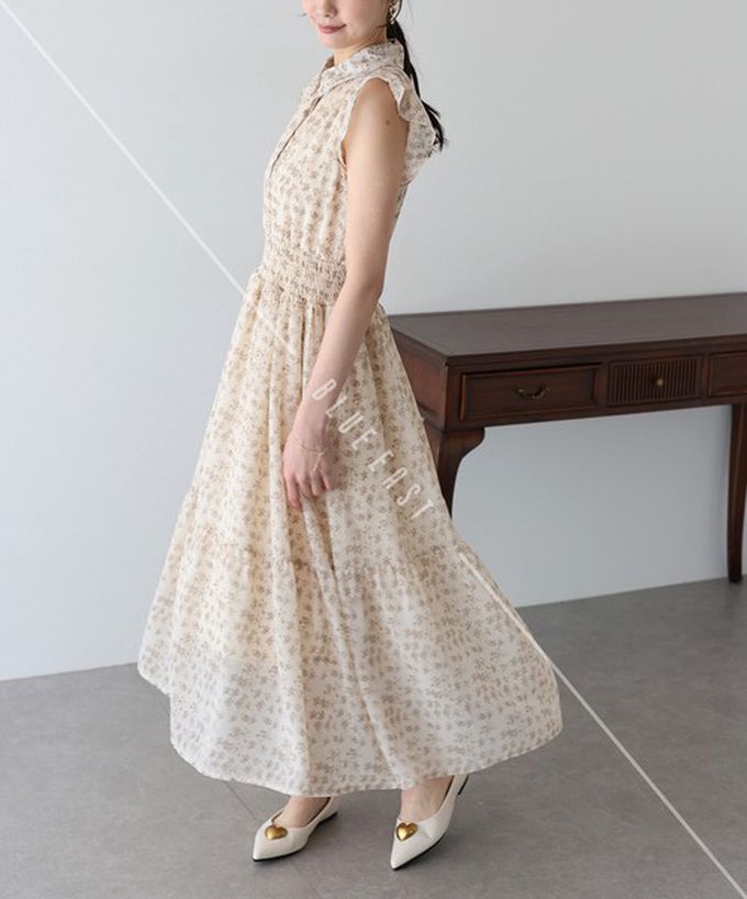 日本 BLUE EAST - 甜美雪紡束腰小荷葉短袖洋裝-碎花-象牙白 (M)