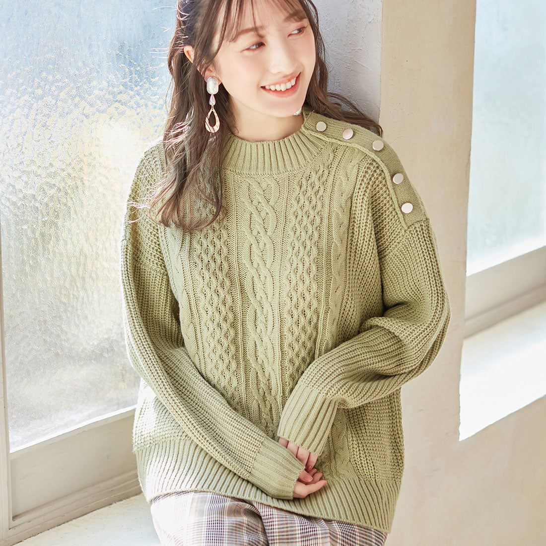 日本 BELLUNA - 金釦裝飾麻花編織毛衣-深藍