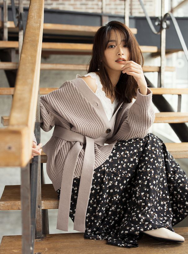 日本 GRL - 綁帶蕾絲V領無袖背心/內搭-淺杏粉