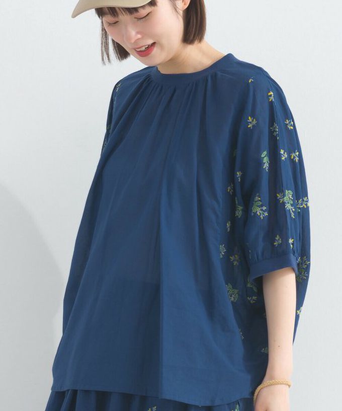 日本 Lupilien - 100%印度棉 優美植物刺繡大寬袖上衣-海軍藍
