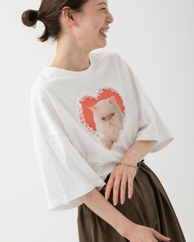 日本 gleam - 厭世貓咪愛心蕾絲寬大風短袖T恤-藍貓-炭黑