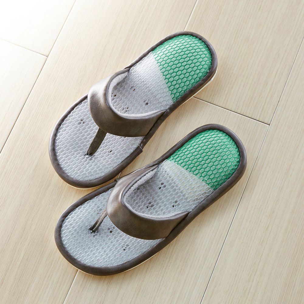 日本千趣會 - 透氣涼爽仿皮革夾腳室內拖-深灰X白綠