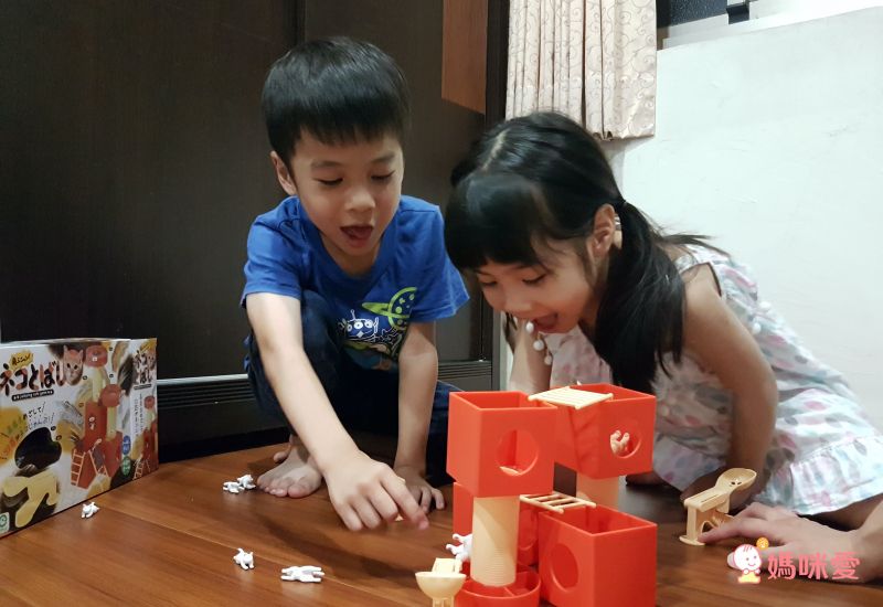 漢堡疊疊樂、BBQ串燒組合【日本EYEUP益智桌遊】