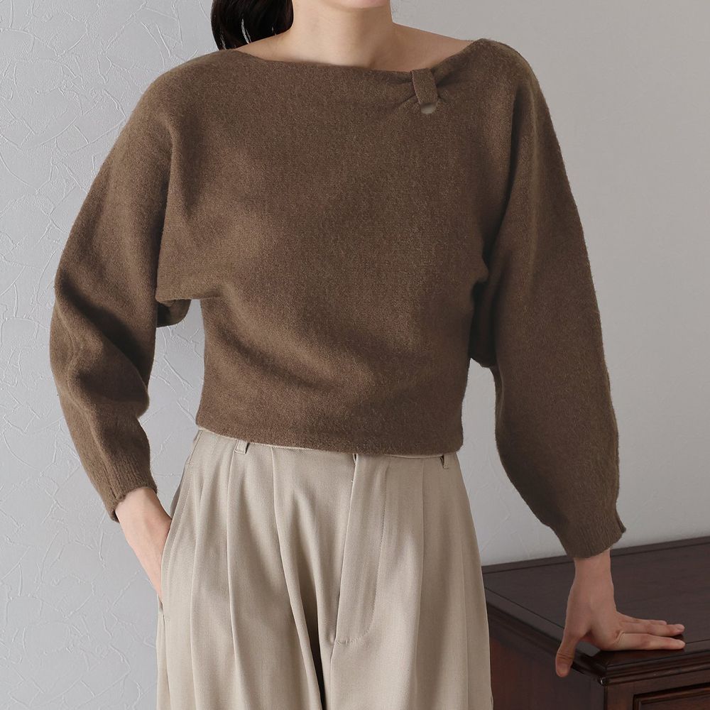 顯瘦曲線領簡潔針織長袖上衣-咖啡 (M)