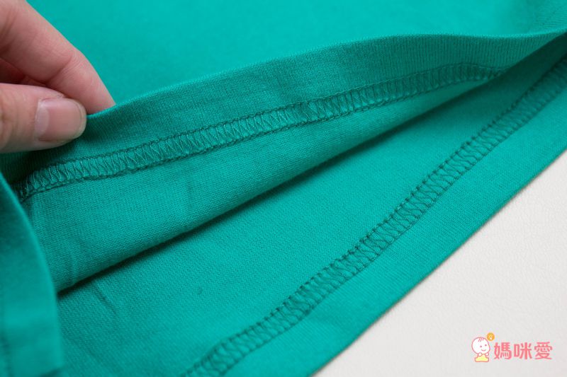 日本服飾代購 - (剩95)純棉印花短袖上衣-救援車出動-深藍