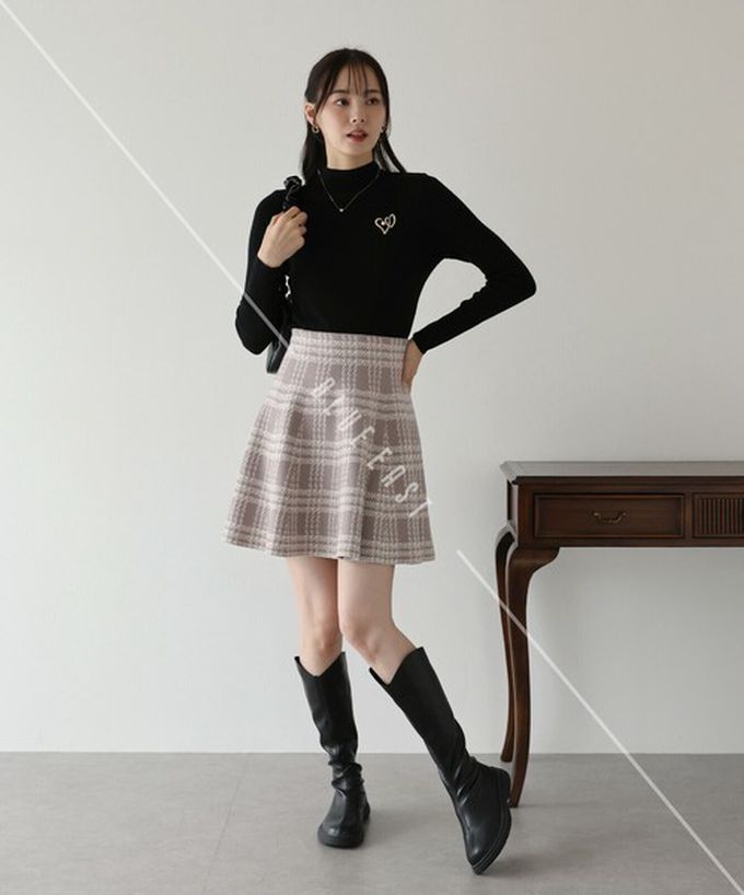 日本 BLUE EAST - 甜心格紋針織迷你短裙-粉杏