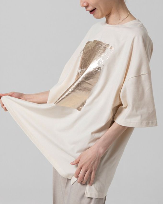 日本 gleam - 燙金光澤廓形寬版天竺棉短袖T恤-銀x炭灰