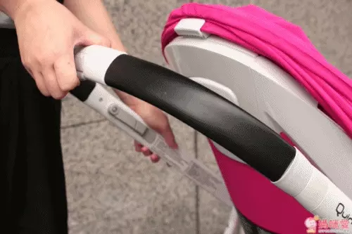 好萊塢媽咪愛用品牌♕ Quinny moodd 推車