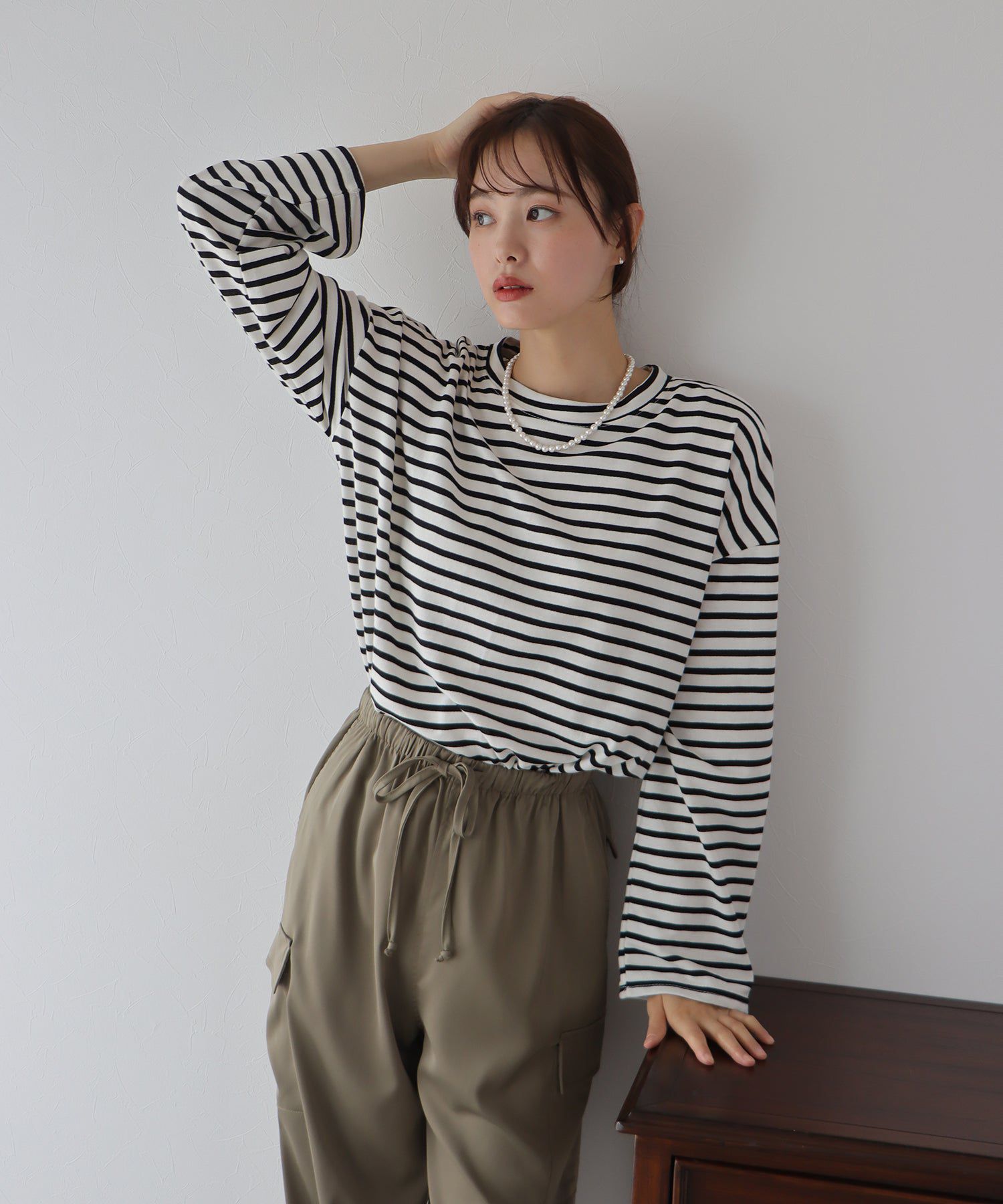 日本 BLUE EAST - 圓領百搭柔軟薄長袖上衣-條紋-深藍