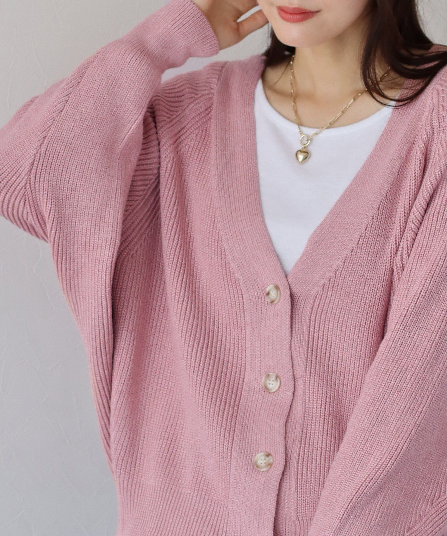 日本 BLUE EAST - 百搭V領彈性針織外套-米杏