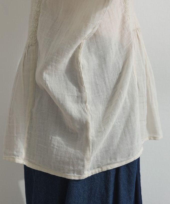 日本 Lupilien - 印度棉 人字紋清爽飄逸瘦腰短袖上衣-象牙白