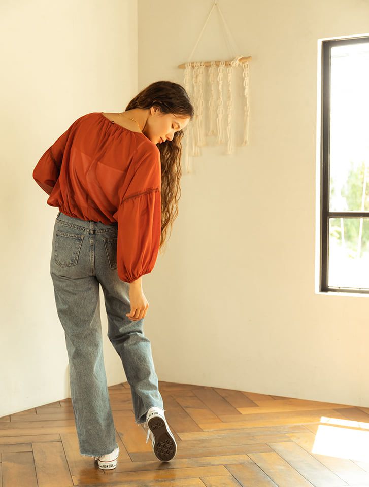 日本 fifth - 立體線條透膚薄紗澎澎七分袖上衣-白