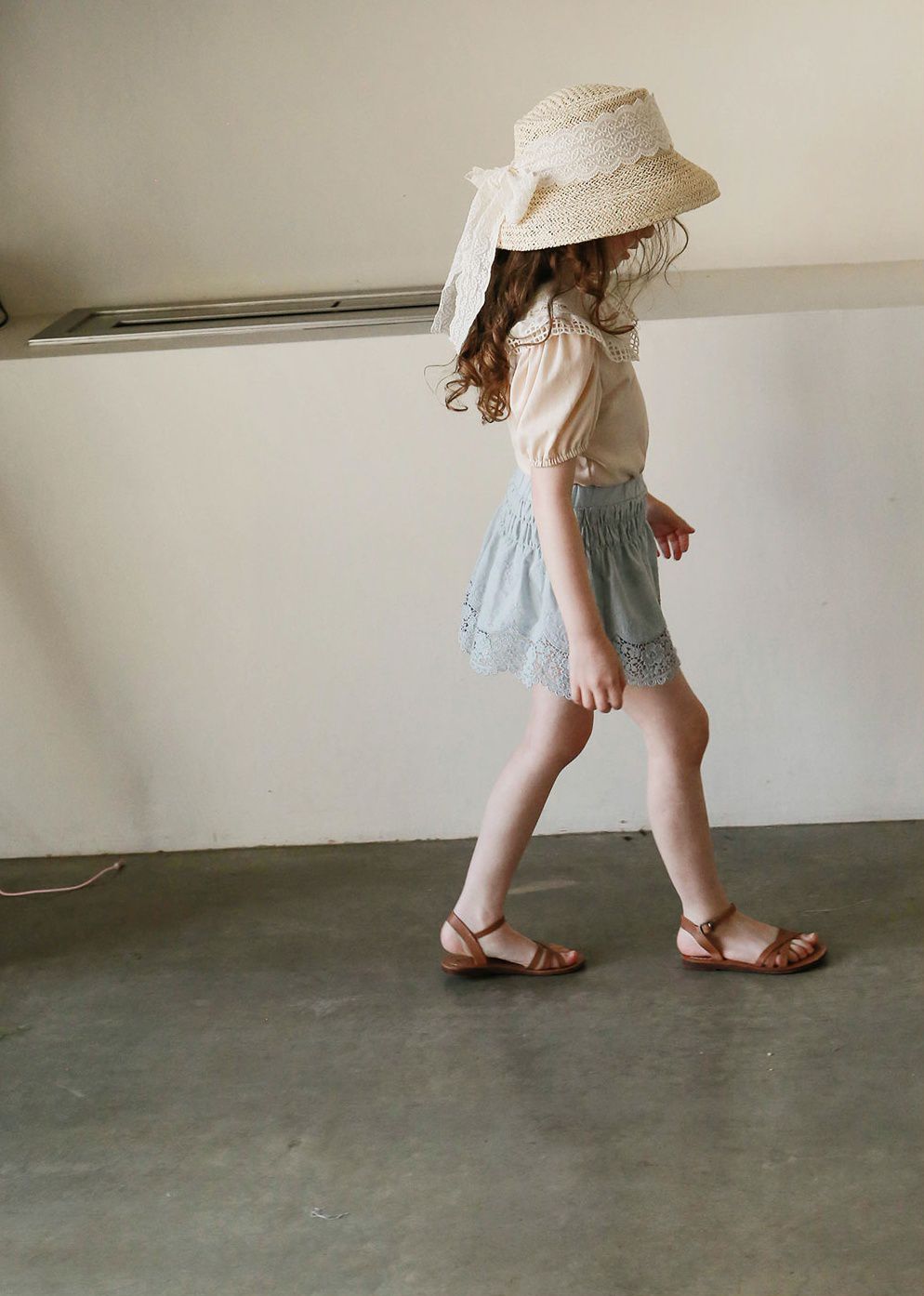 韓國 PuellaFLO - 蕾絲鏤空花瓣下襬褲裙-天藍