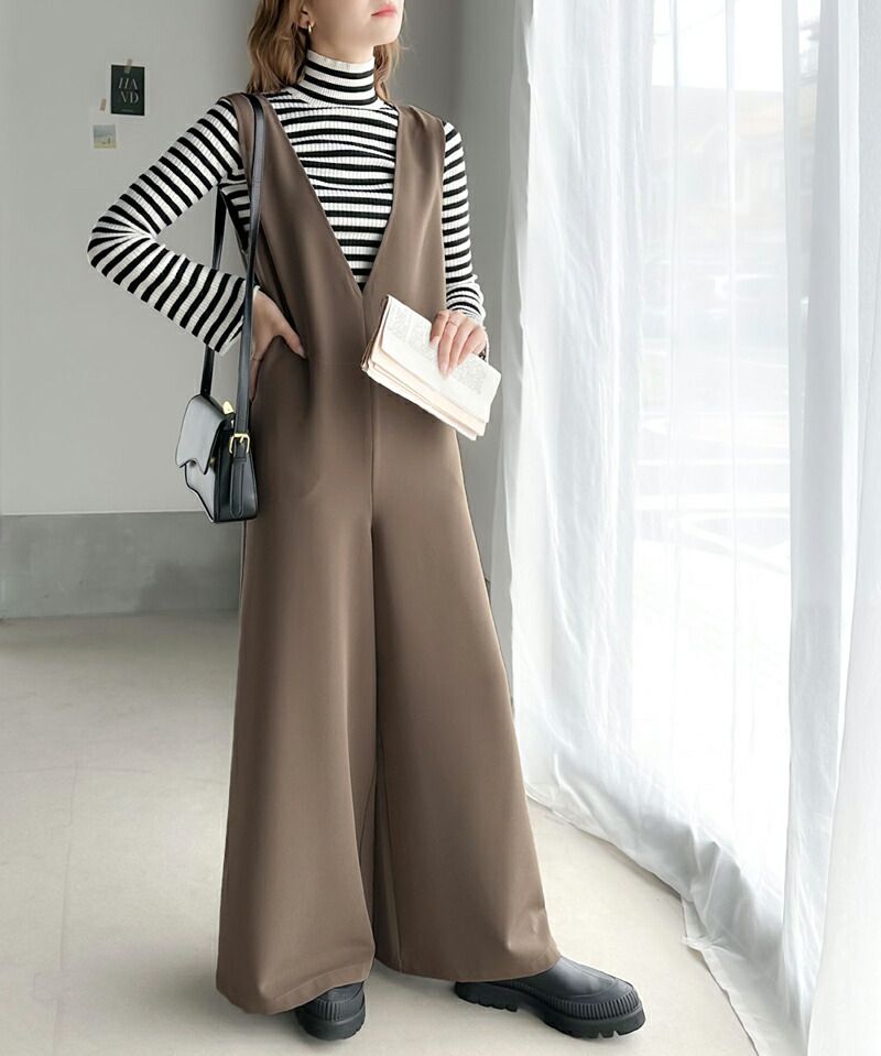 日本 Classical Elf - 百搭簡約V領連身褲裝-卡其
