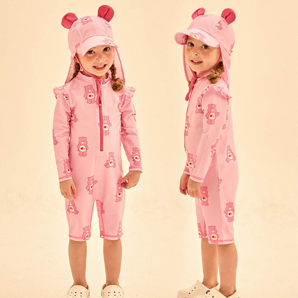 UPF 50+連身式長袖短褲泳裝(附遮脖泳帽)-卡通人物彩虹熊-粉