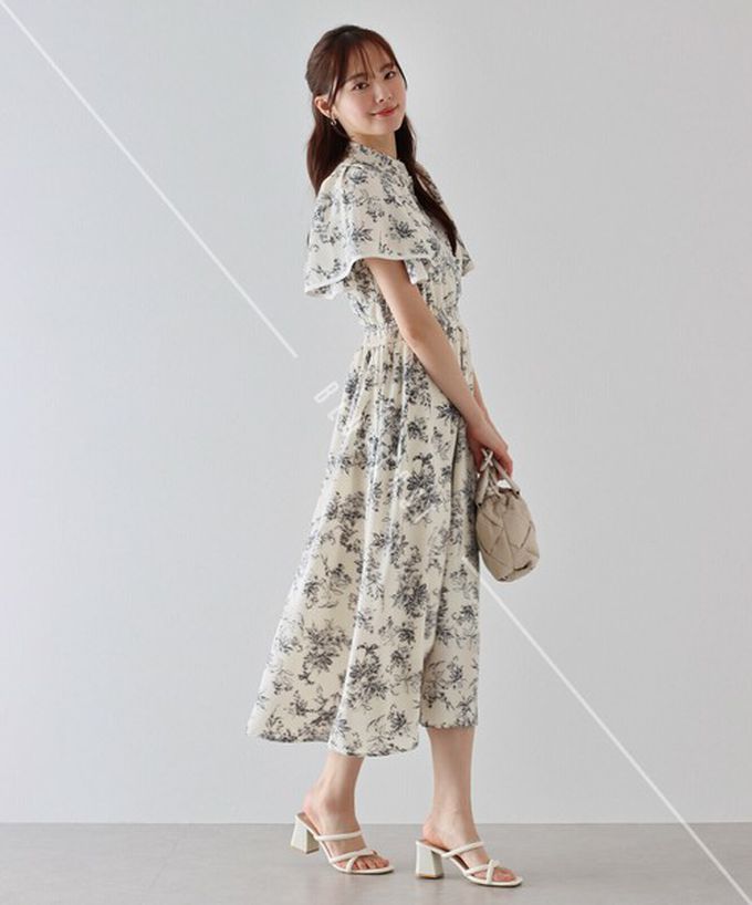 日本 BLUE EAST - 浪漫時光碎花雪紡短袖洋裝-渲染花紋-白x黑