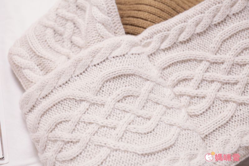 日本 AUBE - 30%羊毛混針織保暖圍巾-深灰