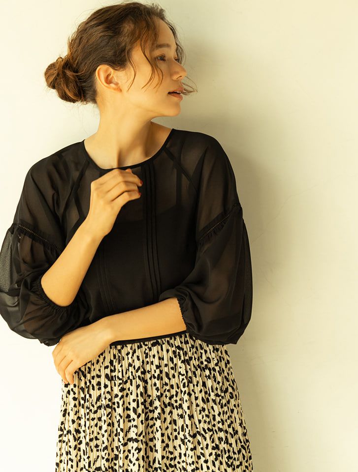 日本 fifth - 立體線條透膚薄紗澎澎七分袖上衣-白