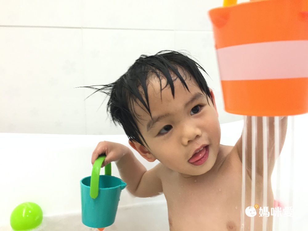 浴室秒變水上樂園【德國 Hape】戲水玩具，孩子愛上洗澡的魔法